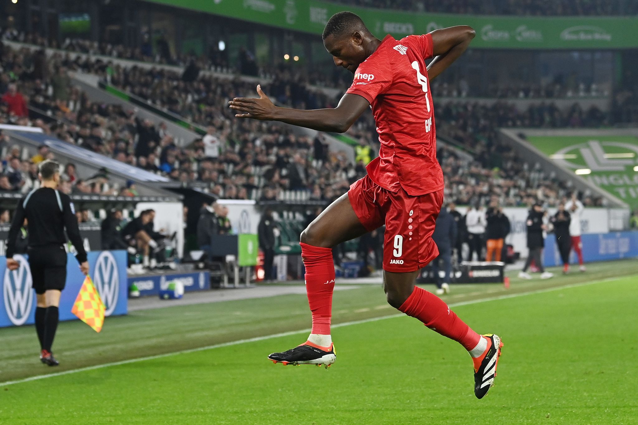 Guirassy inscrit un doublé pour Stuttgart victorieux à Wolfsburg