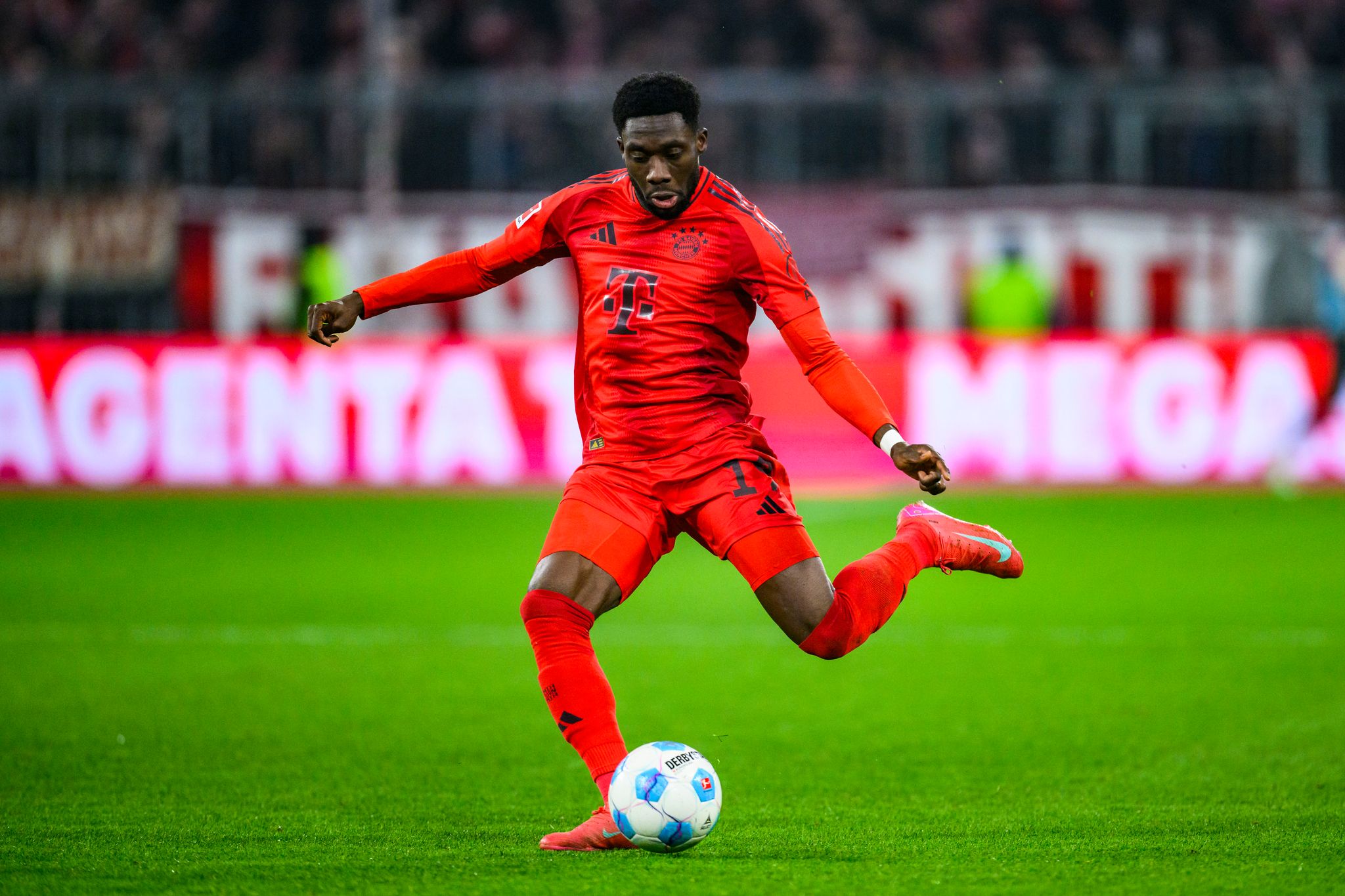 Alphonso Davies prolonge son contrat jusqu'en 2030 avec le Bayern