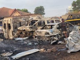 Coyah : une dizaine de véhicules calcinés à cause d’un incendie à Léfourédakha